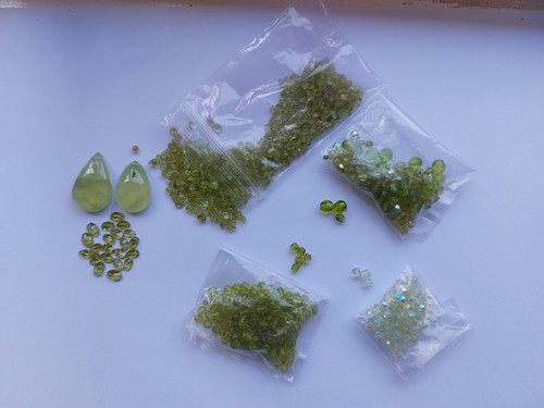 Peridot prehnite glass bead - peridot,