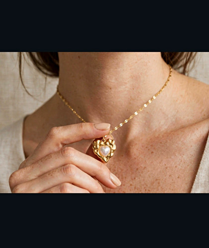 Gold molten heart pearl - molten,