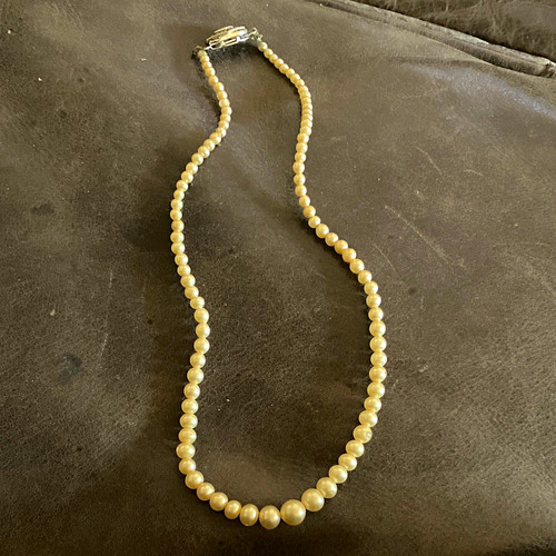White round pearl beaded - pearl,
