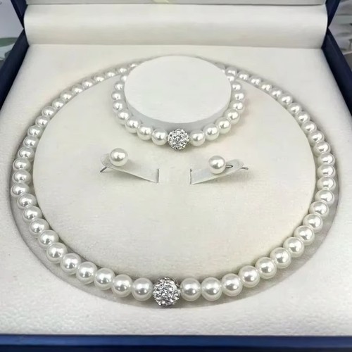 Round white freshwater pearl - round,